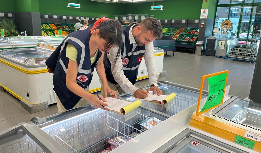 İzmir'de marketlerde 'fahiş fiyat' ve 'etiket' denetimi