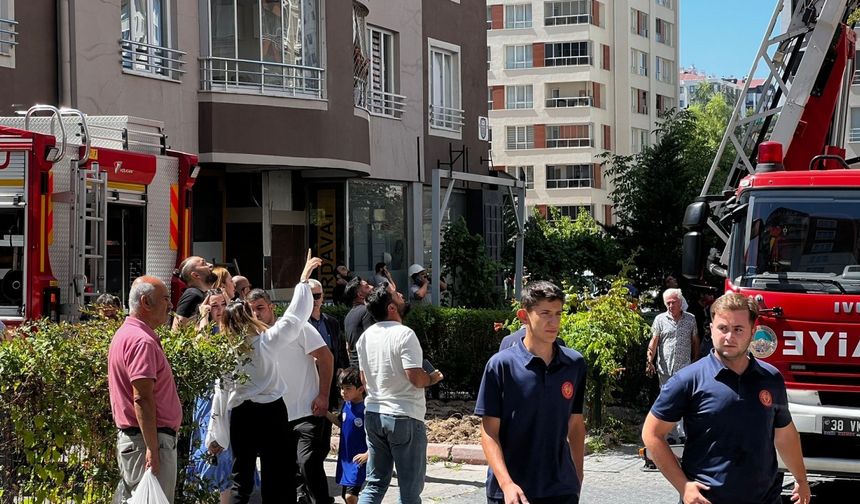 Kayseri’de 14 katlı binada yangın