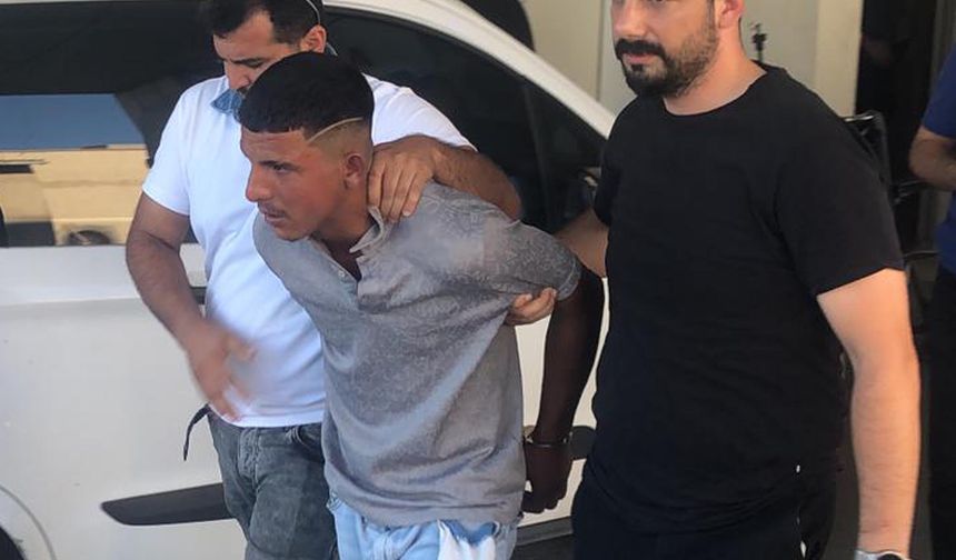 Kurusıkı tabancayla büfe soygunu kamerada