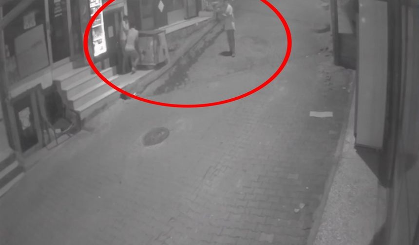 Marketin önündeki dolaptan dondurma çalan 3 şüpheli yakalandı