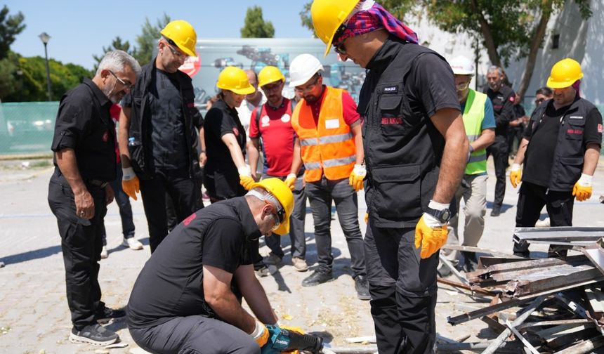 MEB AKUB ekiplerine uygulamalı eğitim