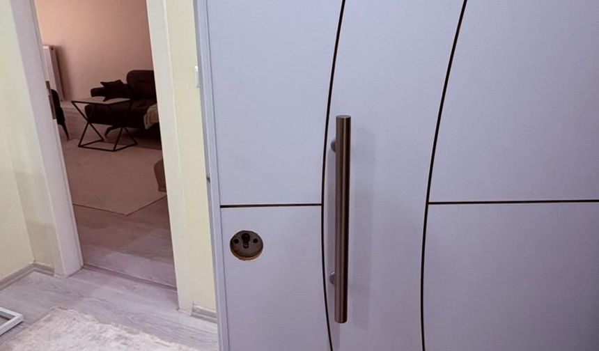 Evini dağıtıp, hırsızlık ihbarında bulundu