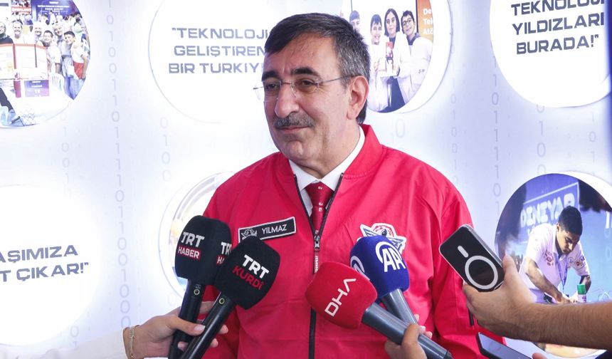 İstanbul - Cumhurbaşkanı Yardımcısı Cevdet Yılmaz TEKNOFEST'i ziyaret etti
