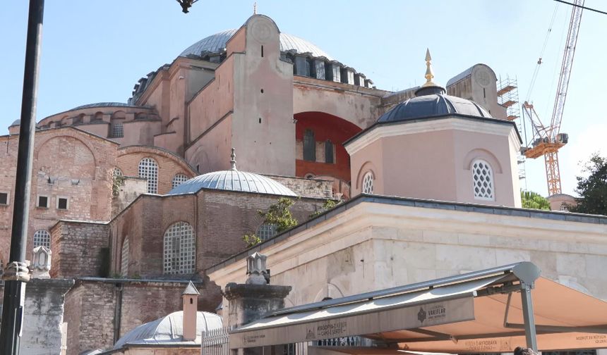İstanbul - Vali Gül: 'Dijital İstanbul' projesinde 603 camimize 225 türbemize karekod yerleştirildi