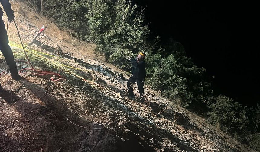Sivas'ta otomobil uçuruma yuvarlandı: 4 ölü