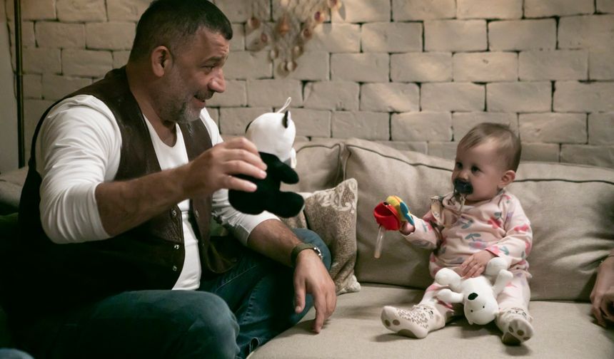 Arka Sokaklar'da ev hali romantizmi