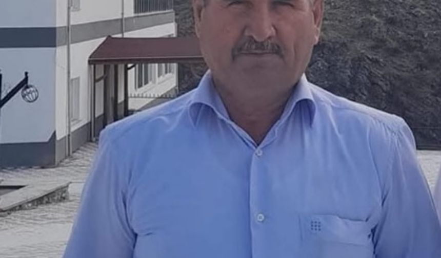 Bahçesindeki kuru otları yakarken fenalaşıp düştüğü alevlerin arasında kalıp öldü