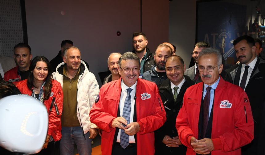 Bakan Uraloğlu ‘Bilim Festivali'ni ziyaret etti