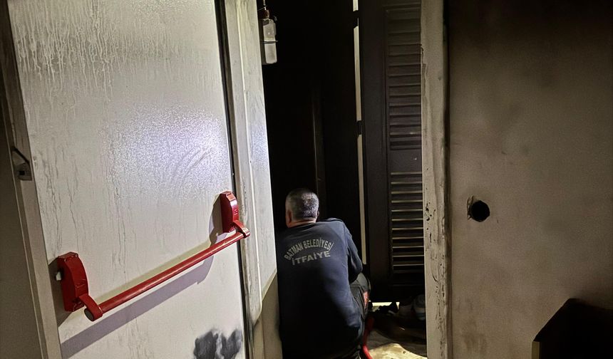 Batman'da apartman dairesinde yangın: 1 ölü, 14 kişi dumandan etkilendi