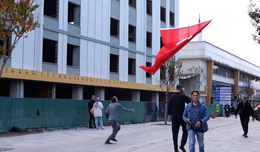 Düzcelilerin bayrak hassasiyeti