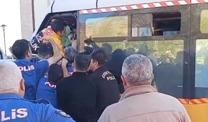Gaziantep'te ceza yiyen sürücü kendini ve aracını yakmaya çalıştı