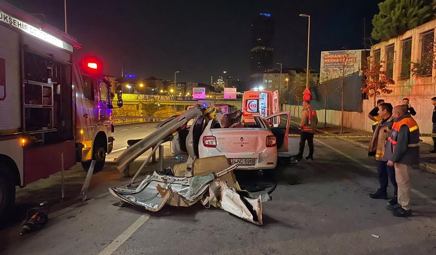 İstanbul- Ümraniye'de otomobil bariyere çarptı: 1 ölü, 1 ağır yaralı
