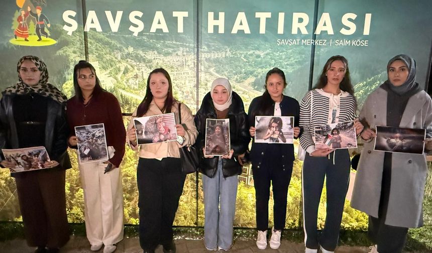 Öğrencilerden 'Dünya Kız Çocukları Günü'nde' Gazze mesajı