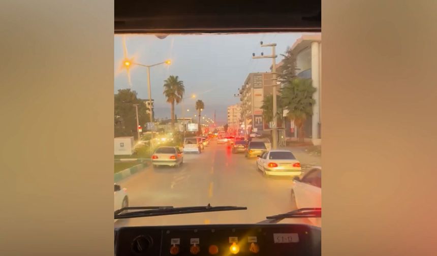 Osmaniye'de duyarlı sürücüler, itfaiyeye koridor oluşturdu