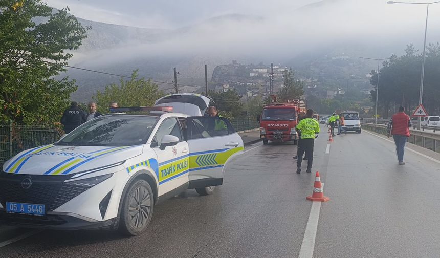 Otomobil evin bahçesine uçtu, 4 üniversite öğrencisi yaralandı