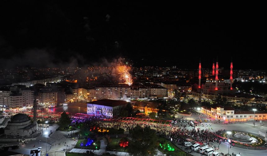 Sivas'ta Cumhuriyet Bayramı yürüyüşü