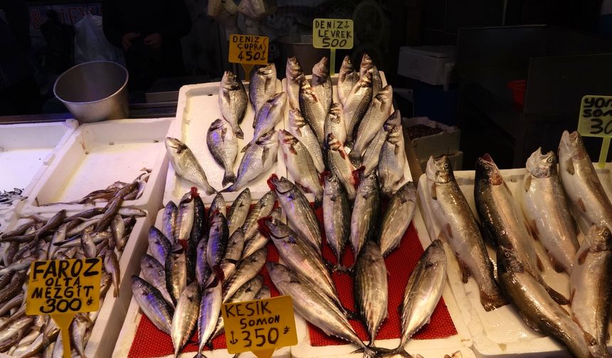 Trabzon'da balık tezgahlarında çeşit bolluğu