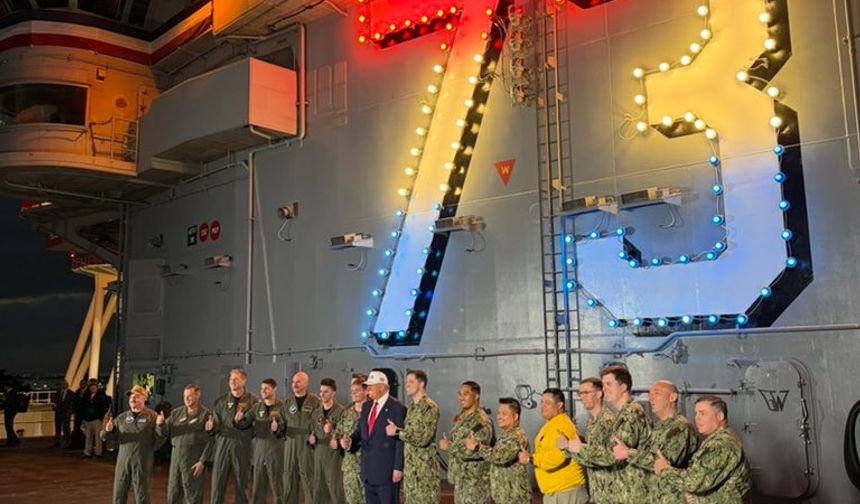 Trump, USS George Washington uçak gemisini ziyaret etti
