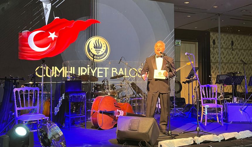 Türk Eğitim Derneği'nden Cumhuriyet'in 102'nci yılına özel balo