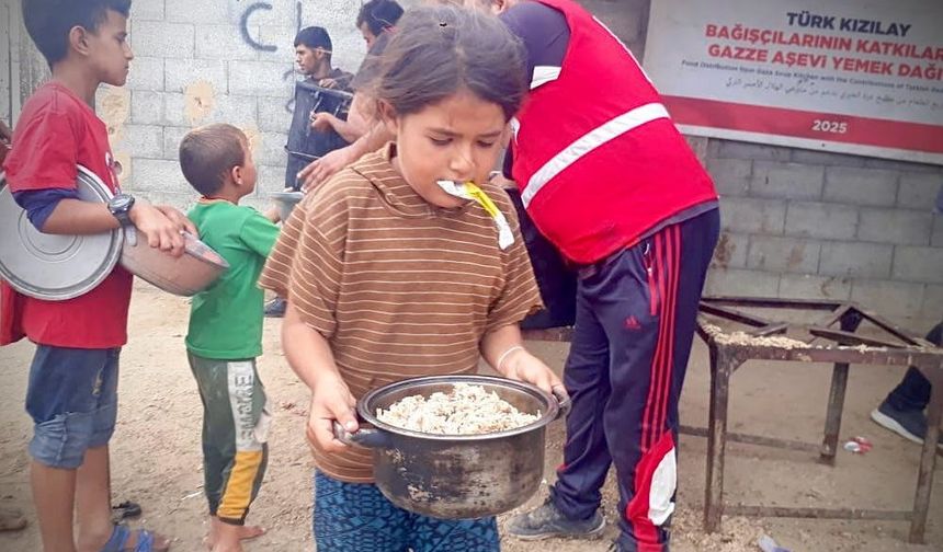 Türk Kızılay Gazze'de ateşkes sonrası yardımlarını artırdı