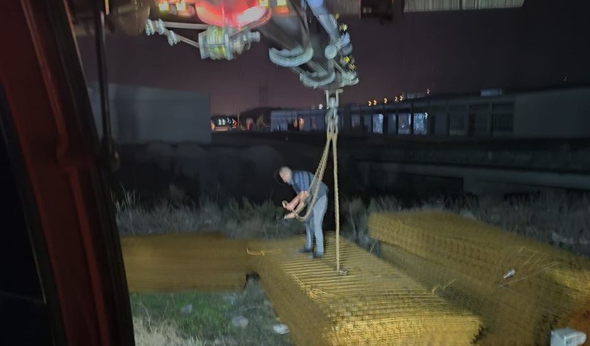 Yapı firmasından vinç ve TIR'larla 18 ton çelik hasır çalan 2 şüpheli tutuklandı