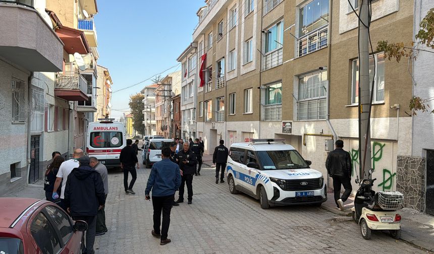 2 engelli çocuk annesi kadın, evde boğazı kesilmiş halde bulundu