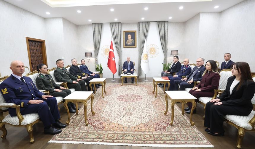 Bakan Güler, bakanlıkta görevli öğretmenlerle bir araya geldi