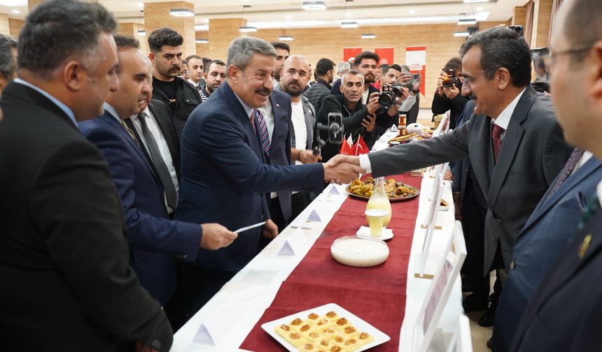 Bakan Kacır: Türkiye, en önemli üretim merkezlerinden biri haline geldi (2)