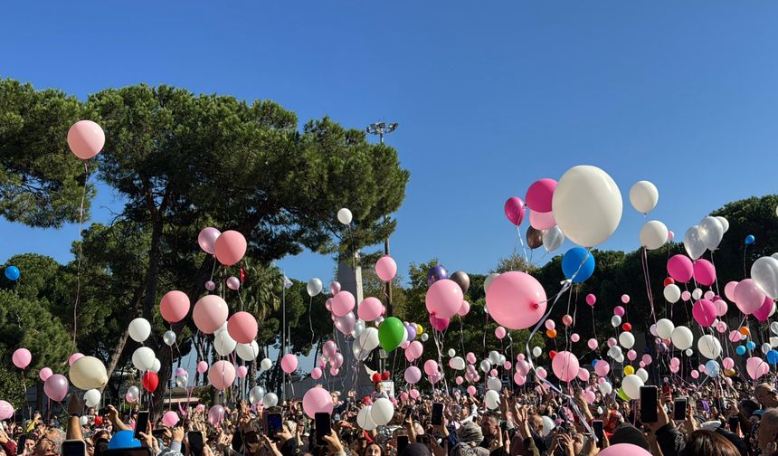 Balonlar, kampanyası tamamlanan SMA'lı Gökçe Zeren bebek için uçuruldu