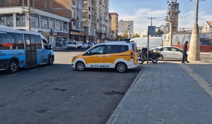 Diyarbakır'da taksi durağına silahlı saldırı: 1 ölü