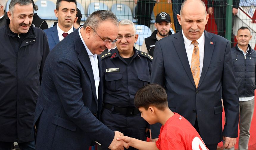 Dönüşümün başladığı 'Kore Mahallesi'nde gençler futbol maçında buluştu / Video eklendi