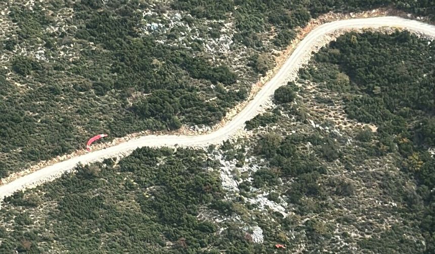 Fethiye'de kayalıklara düşen Rus paraşütçü öldü