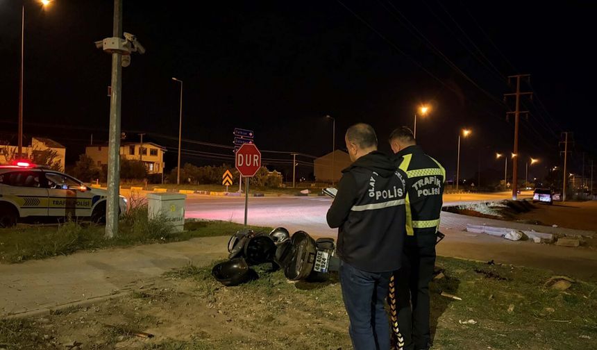 Motosikletiyle refüje çarpan üniversiteli Eren öldü