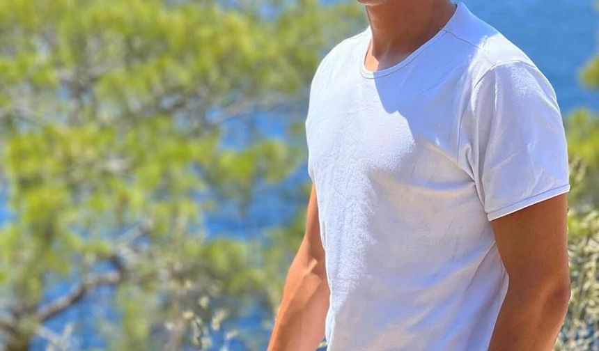 Muğla'da park halindeki otomobile çarpan otomobilin sürücüsü öldü; kaza kamerada / Ek fotoğraf