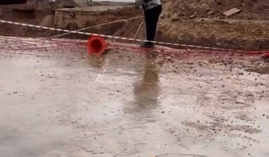 Muğla'da sağanak; cadde ve sokaklar göle döndü