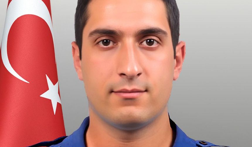 Polis aracı, TIR'a çarptı: 1 şehit, 1 yaralı (2)