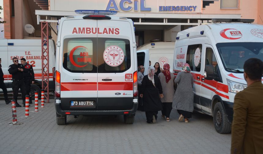 Silopi'de öğrenci servisi ile tanker çarpıştı: 14 yaralı