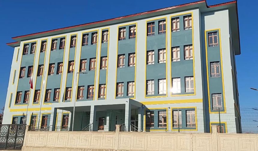 Sülfür gazı nedeniyle 1 okulda eğitime ara verildi, termal tesislerin faaliyeti durduruldu / Ek fotoğraflar