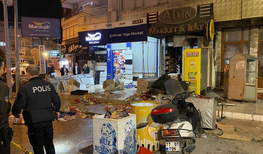 Yalova'da ailesiyle tartışan genç babasına ait tekel bayisini ateşe verdi: 2 yaralı
