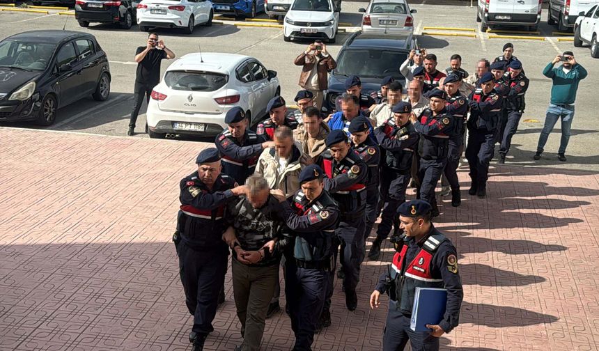 Yunan adalarına kaçmaya çalışan 8 FETÖ şüphelisi yakalandı