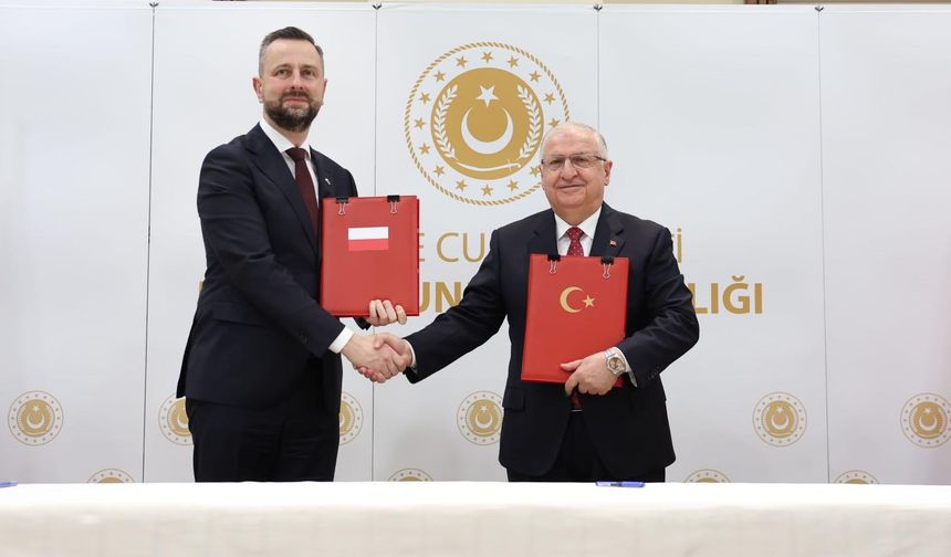 Bakan Güler, Polonyalı mevkidaşı ile bir araya geldi