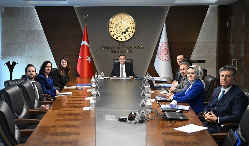 Bakan Kacır, NASA Başkan Yardımcısı Swails ile bir araya geldi