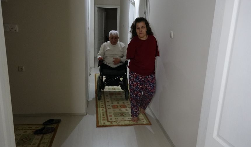 Bedensel engelli çift, birbirine 'el ve ayak' oldu