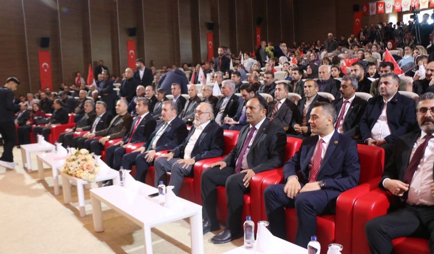 Destici: PKK, Suriye'nin üçte birini kendine istemektedir