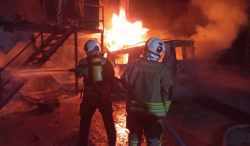 Hatay'da inşaat şantiyesinde yatakhane yangını