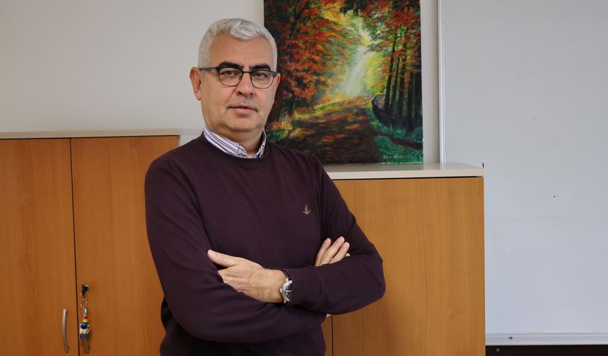 İEÜ'de sigaraya karşı 'elden ele' mücadele