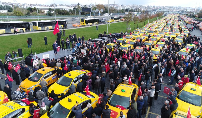 İstanbul- İstanbul'da taksicilerden korsan taşımacılığa karşı konvoylu eylem