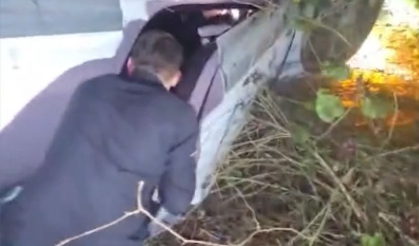 İstanbul - Sarıyer’de otomobil takla attı; mahsur kalan sürücüyü çevrededekiler kurtardı