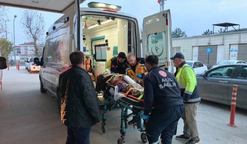 Kontrolden çıkan minibüs şarampole yuvarlandı: 1 yaralı