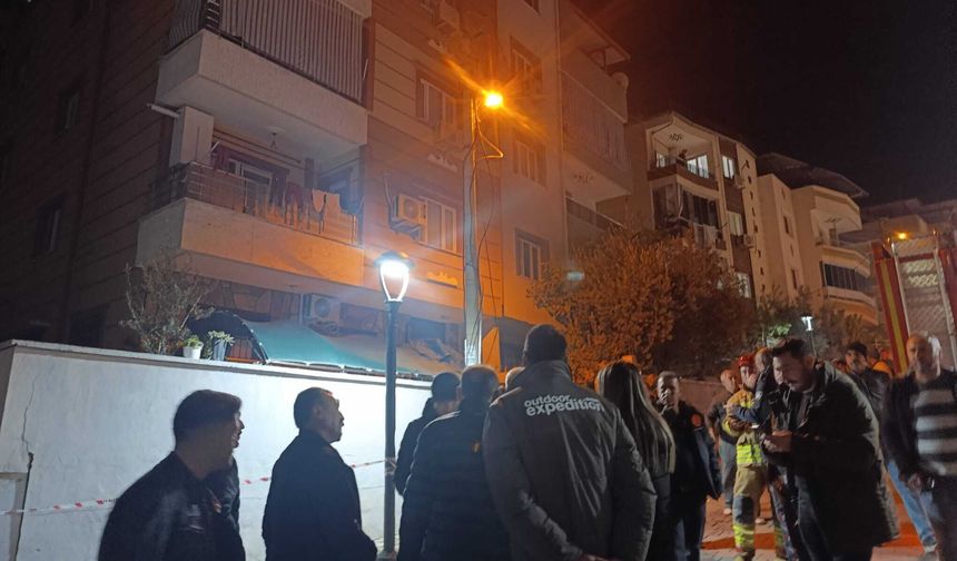 Manisa’da inşaat çalışmasının yanındaki 2 binada çatlaklar oluştu, 15 kişi tahliye edildi